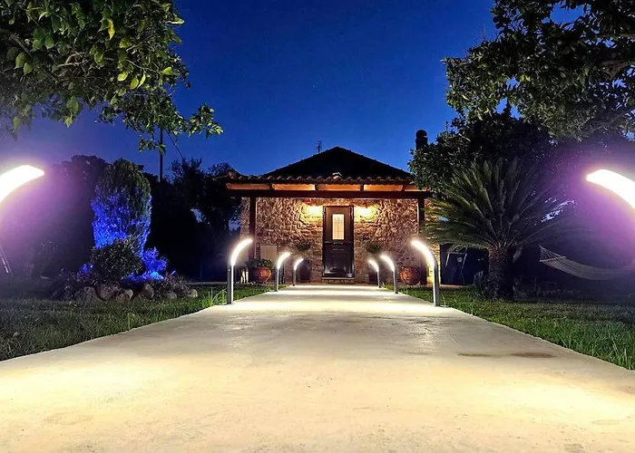 Σπίτι διακοπών Patras Stonehouse With Large Yard - πέτρινο σπίτι με αυλή